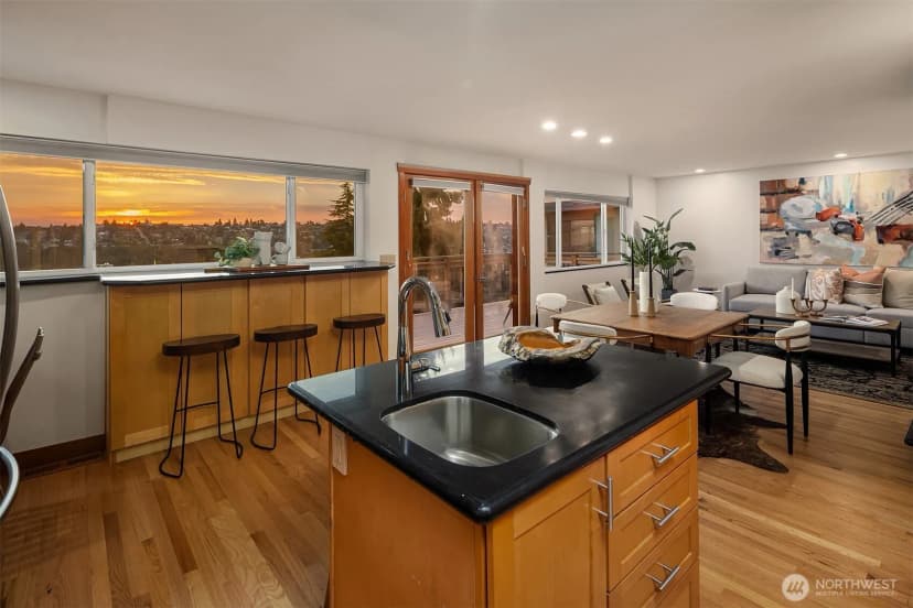 Property photo for 2209 12th Avenue W, Seattle photo 5