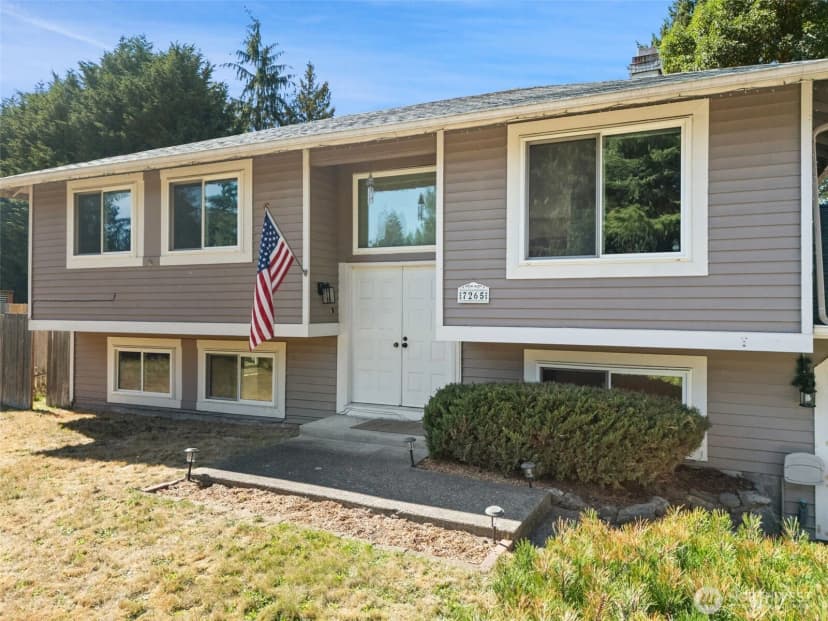 Property photo for 7265 Thasos Avenue Ne, Bremerton photo 2