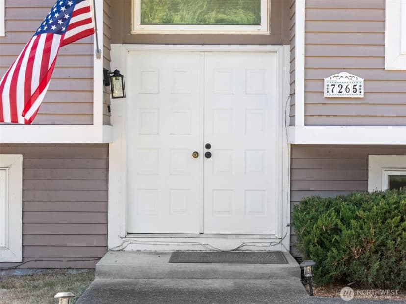 Property photo for 7265 Thasos Avenue Ne, Bremerton photo 3