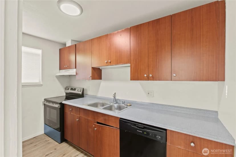 Property photo for 1415 S 56th Street, Tacoma photo 5