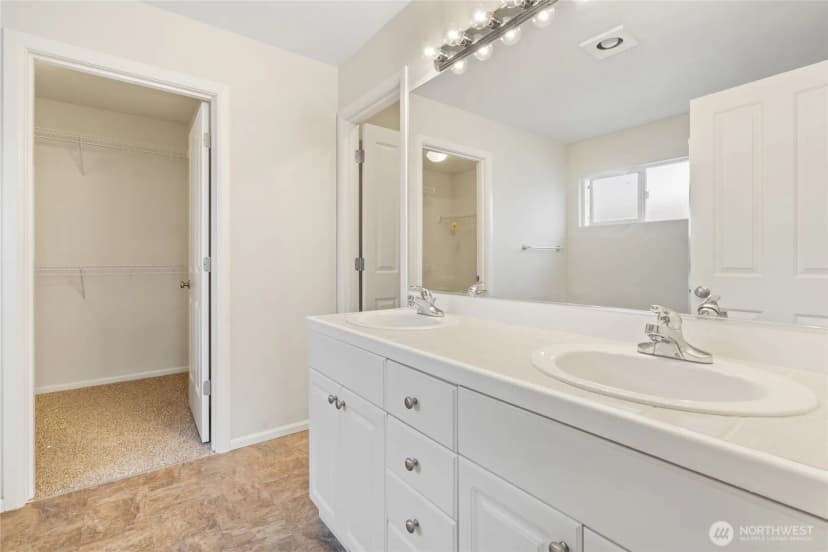 Property photo for 16919 165th Place Se, Renton photo 18