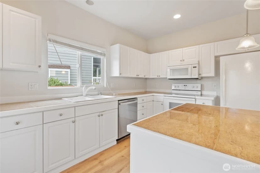 Property photo for 16919 165th Place Se, Renton photo 12