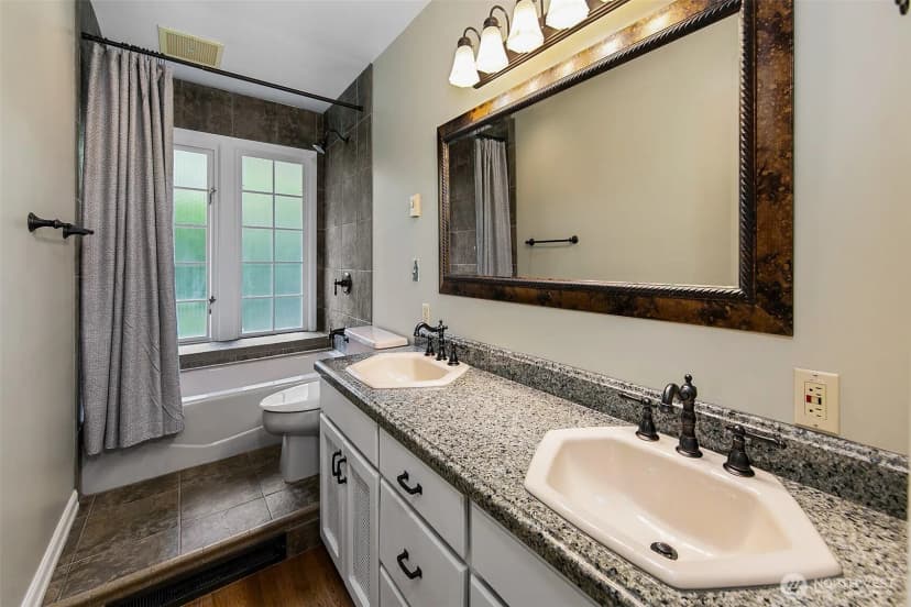 Property photo for 16905 35th Avenue Sw, Burien photo 17