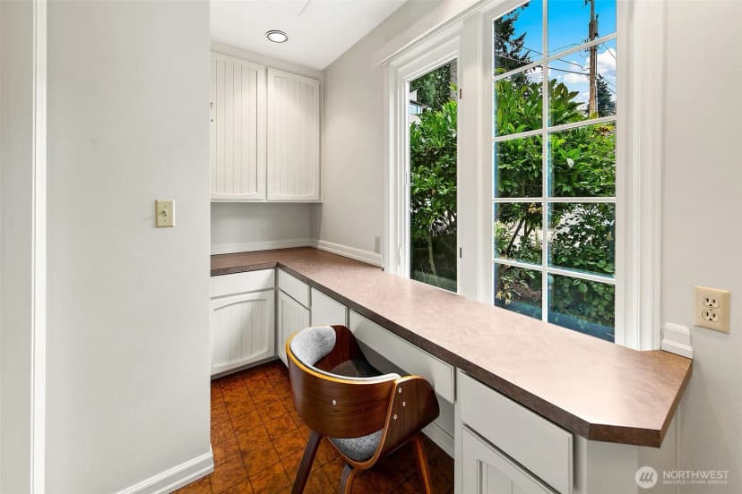 Property photo for 16905 35th Avenue Sw, Burien photo 24