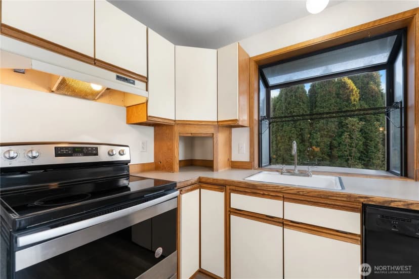 Property photo for 12025 9th Ct Sw, Burien photo 16