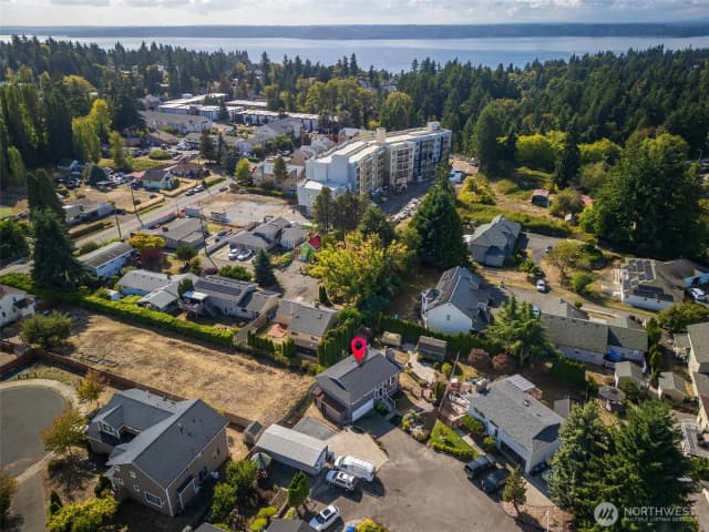 Property photo for 12025 9th Ct Sw, Burien photo 5