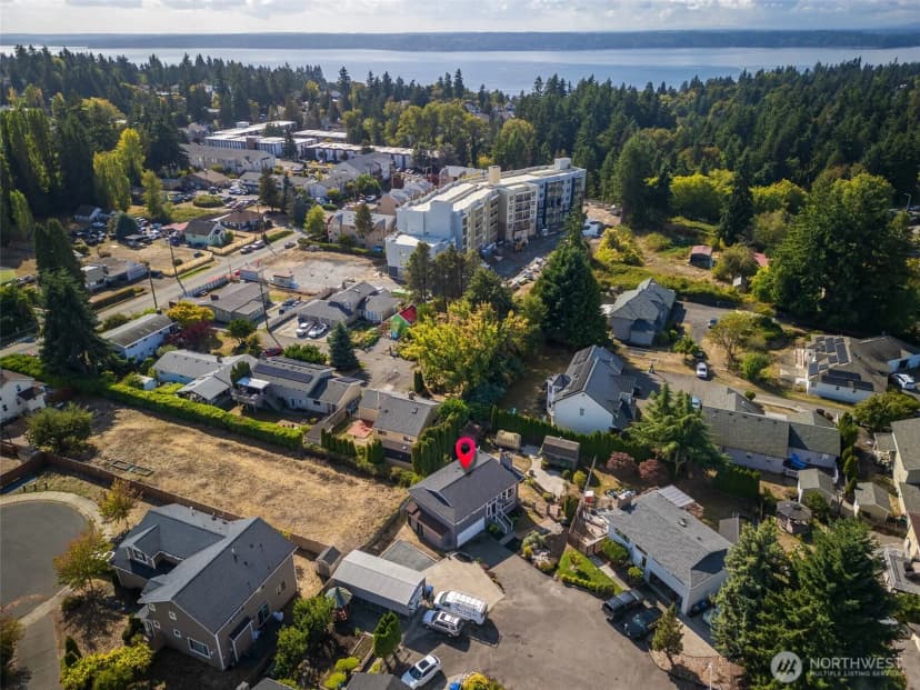 Property photo for 12025 9th Ct Sw, Burien photo 5