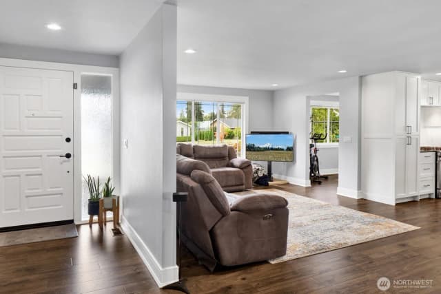 Property photo for 307 Kwanzan Drive, Lynden photo 4