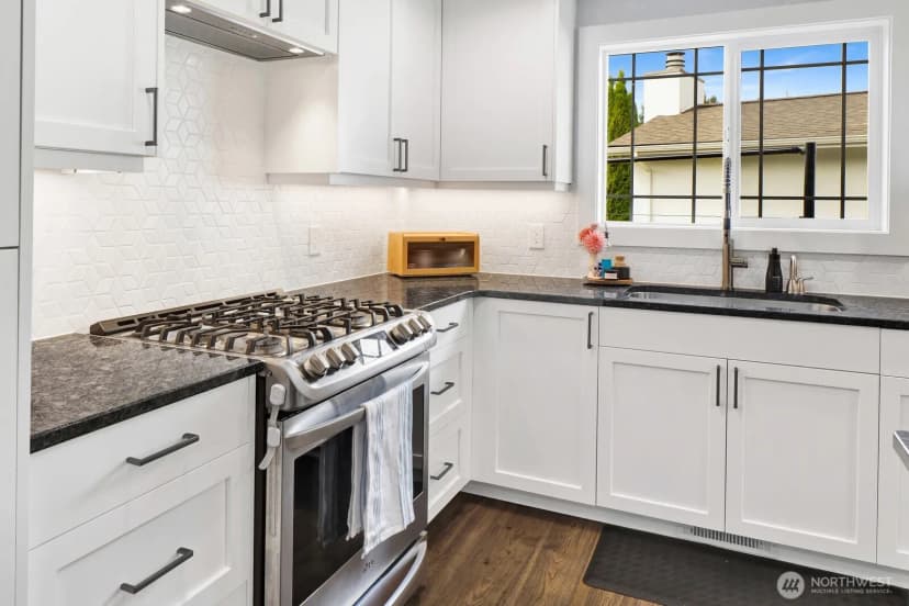 Property photo for 307 Kwanzan Drive, Lynden photo 17