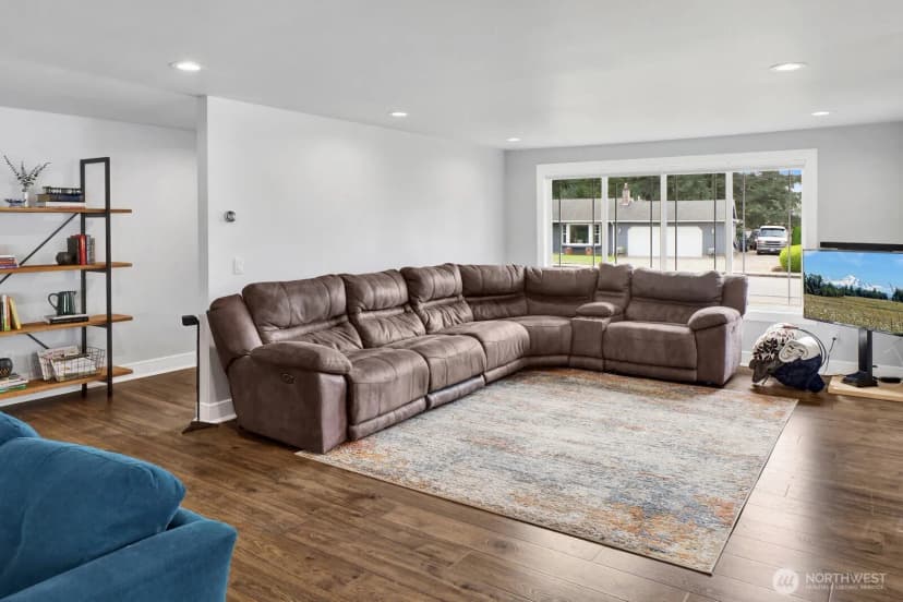 Property photo for 307 Kwanzan Drive, Lynden photo 10