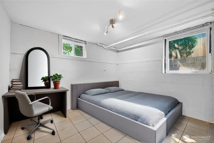 Property photo for 5253 Brooklyn Avenue Ne, Seattle photo 34