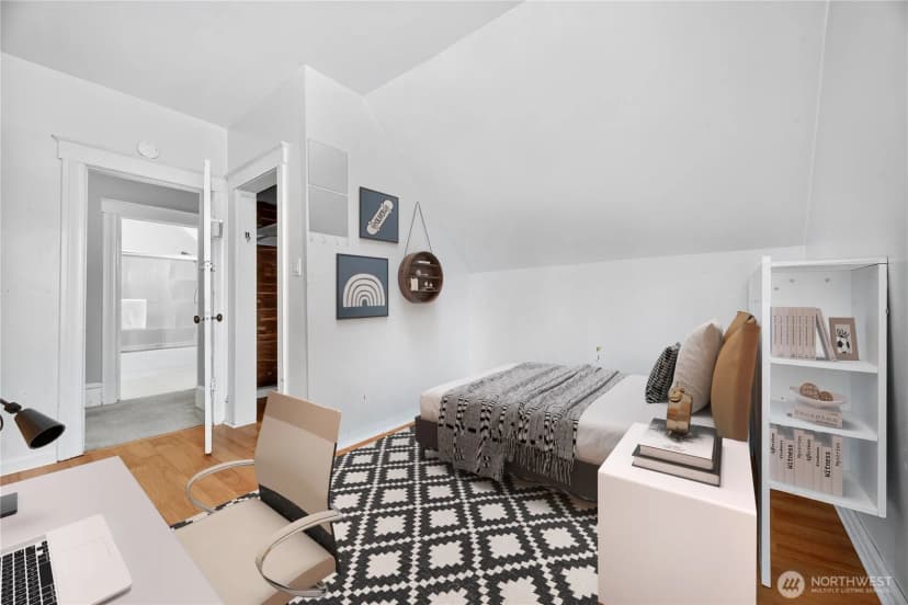 Property photo for 5253 Brooklyn Avenue Ne, Seattle photo 16