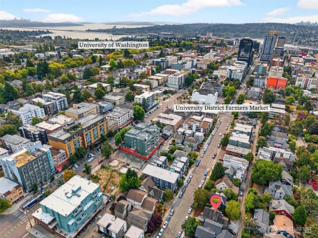 Property photo for 5253 Brooklyn Avenue Ne, Seattle photo 2