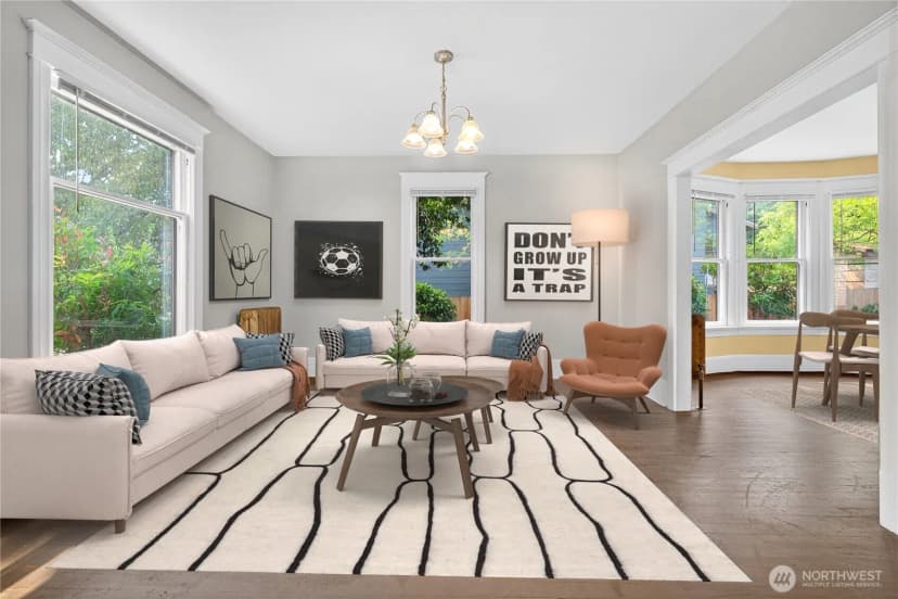 Property photo for 5253 Brooklyn Avenue Ne, Seattle photo 4