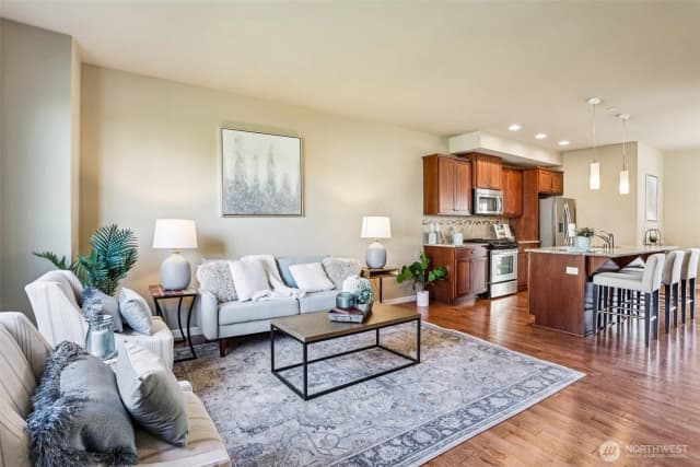 Property photo for 862 3rd Avenue Ne, Issaquah photo 3