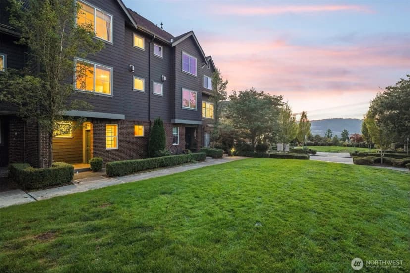 Property photo for 862 3rd Avenue Ne, Issaquah