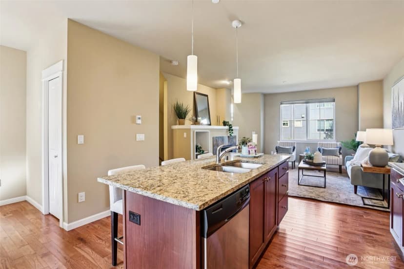 Property photo for 862 3rd Avenue Ne, Issaquah photo 6
