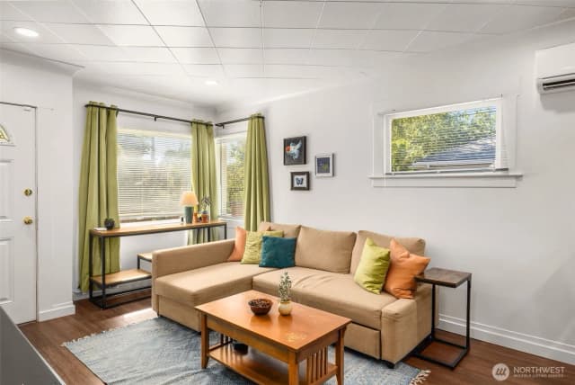 Property photo for 4208 S Genesee Street, Seattle photo 3