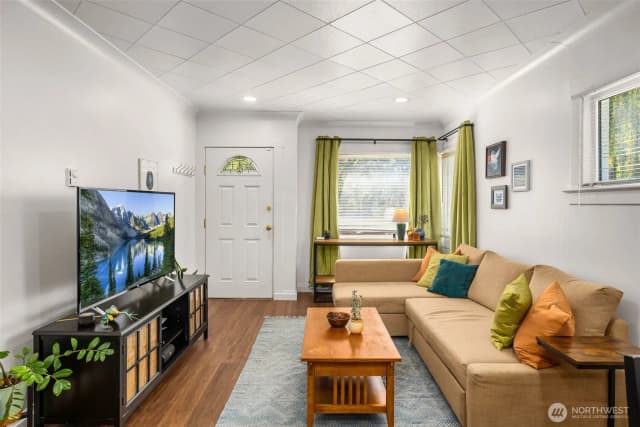 Property photo for 4208 S Genesee Street, Seattle photo 2