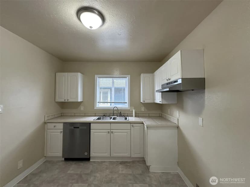 Property photo for 329 24th Street, Longview photo 7