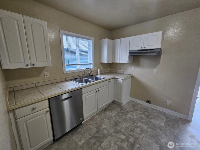 Property photo for 329 24th Street, Longview photo 8