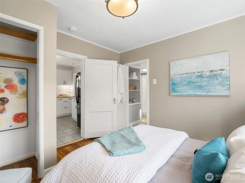 Property photo for 9046 9th Avenue Sw, Seattle photo 12