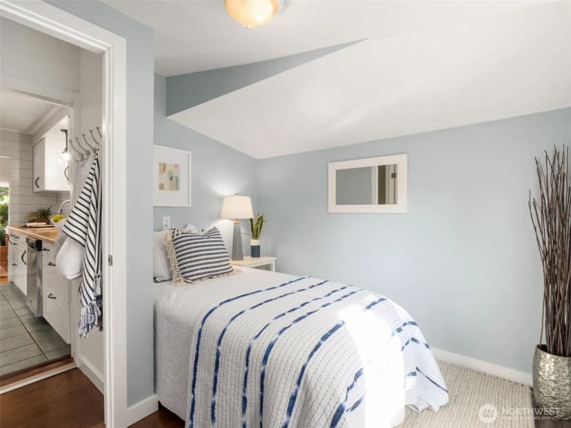 Property photo for 9046 9th Avenue Sw, Seattle photo 14
