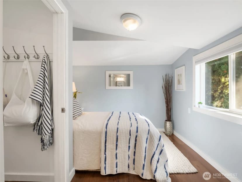 Property photo for 9046 9th Avenue Sw, Seattle photo 13