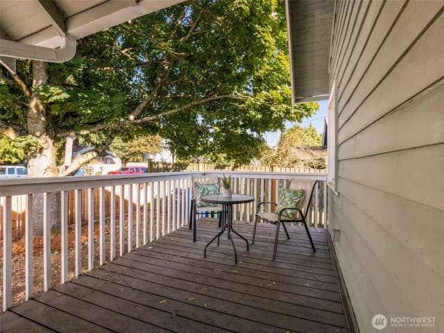Property photo for 9046 9th Avenue Sw, Seattle photo 4