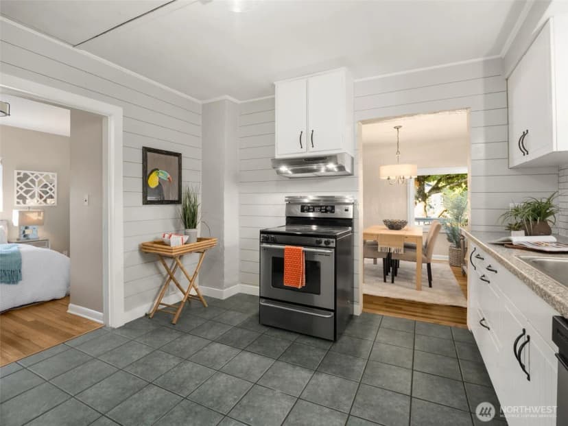 Property photo for 9046 9th Avenue Sw, Seattle photo 9