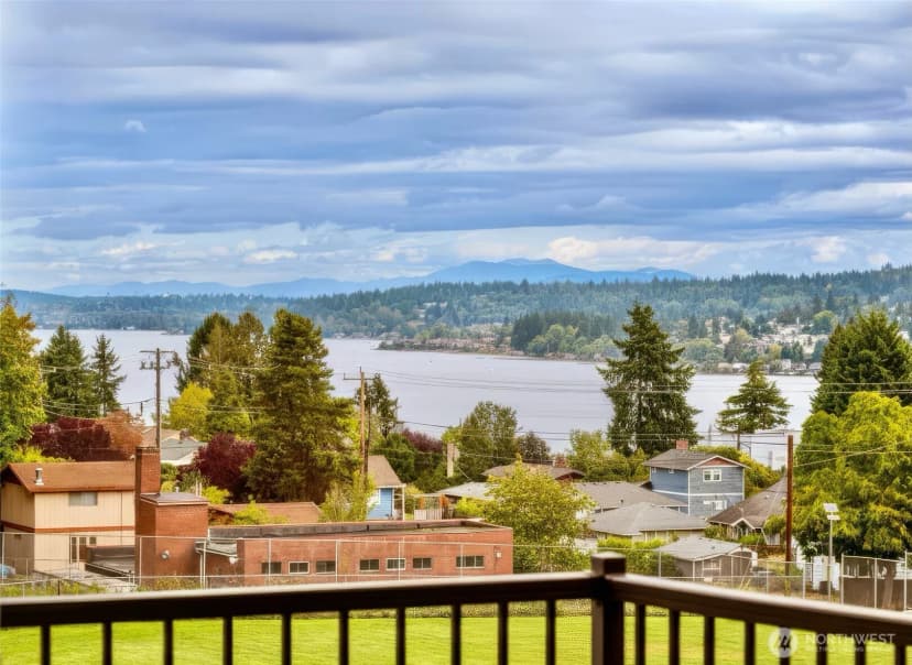 Property photo for 8253 S 118th Street, Seattle