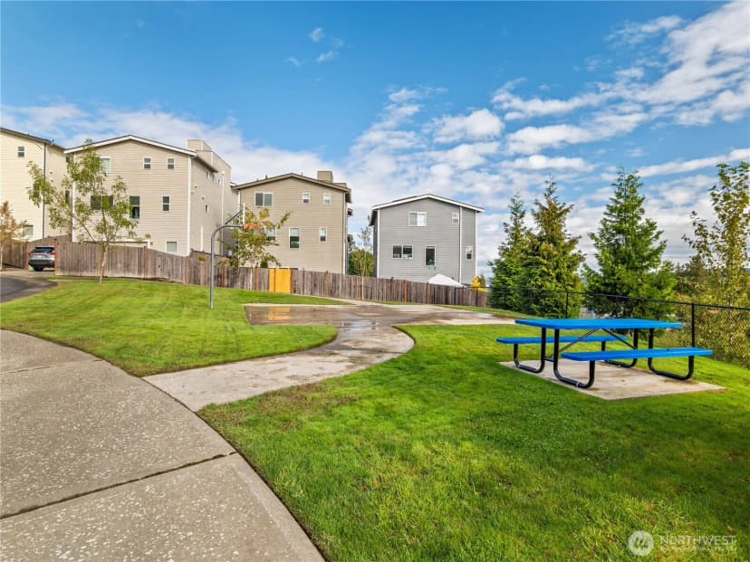 Property photo for 8253 S 118th Street, Seattle photo 37