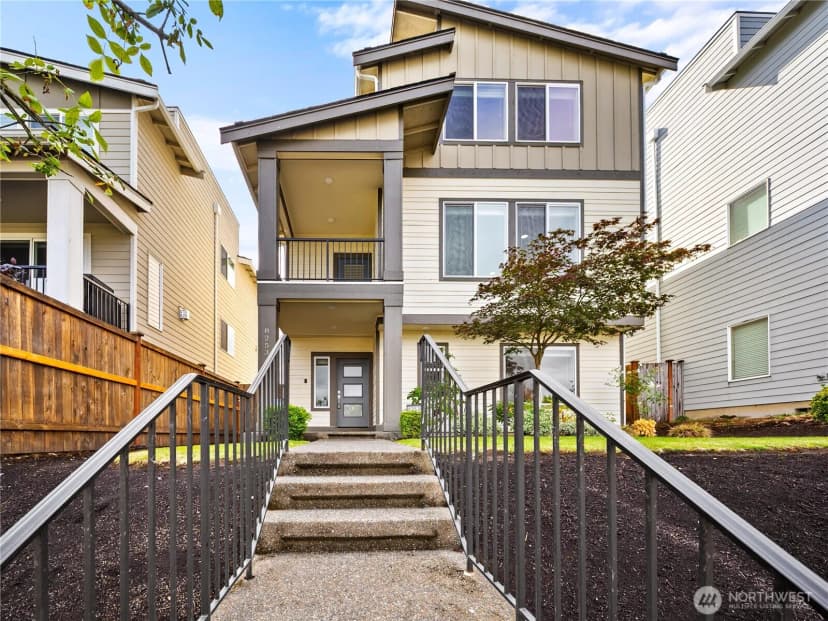 Property photo for 8253 S 118th Street, Seattle photo 2