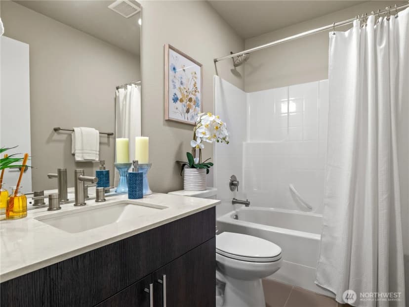 Property photo for 8253 S 118th Street, Seattle photo 27