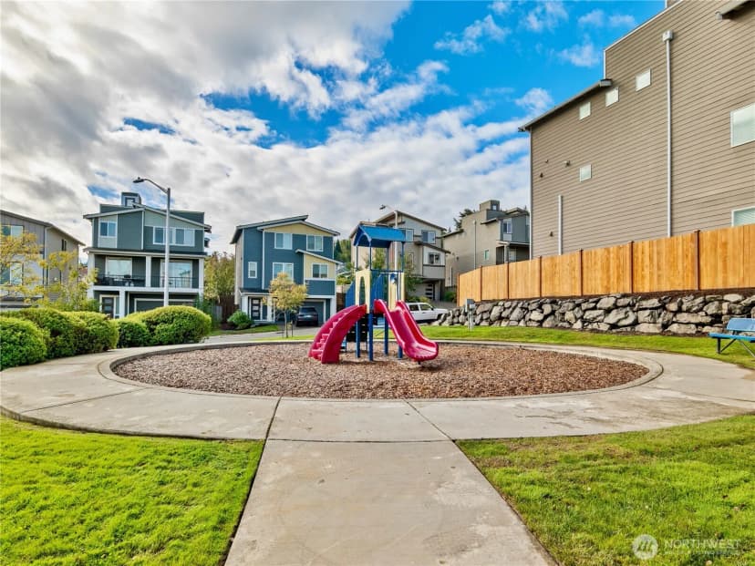 Property photo for 8253 S 118th Street, Seattle photo 36