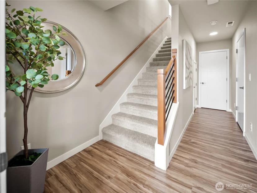 Property photo for 8253 S 118th Street, Seattle photo 9