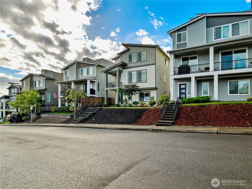 Property photo for 8253 S 118th Street, Seattle photo 39
