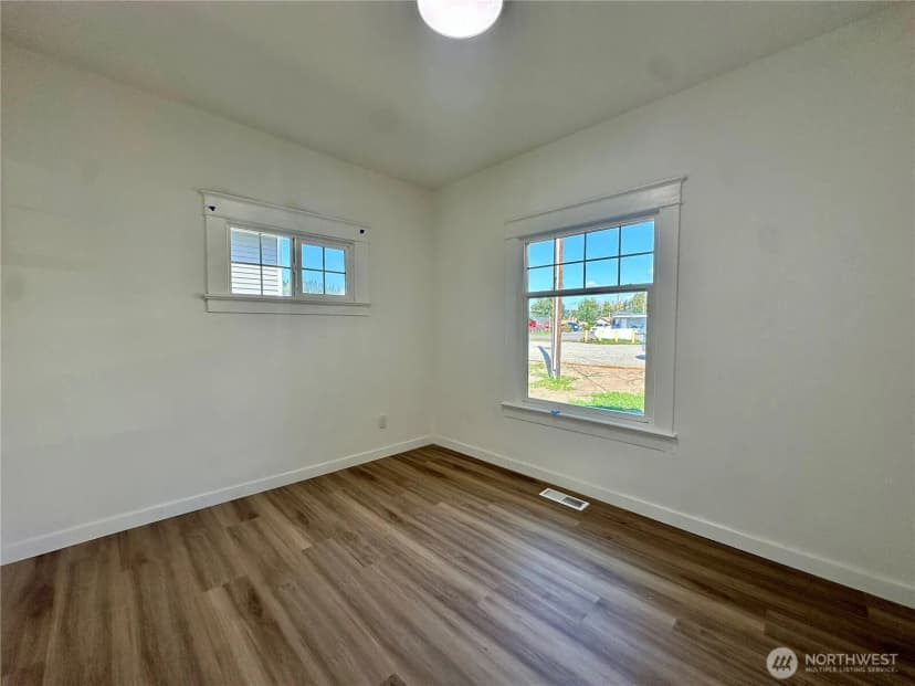 Property photo for 438 2nd Avenue S, Algona photo 19