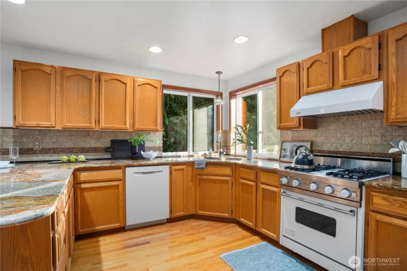 Property photo for 20217 6th Avenue Nw, Arlington photo 14