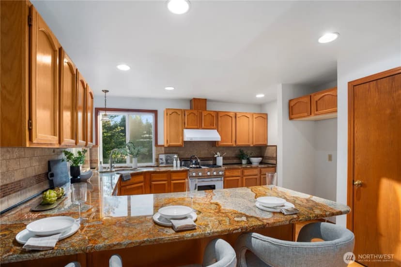 Property photo for 20217 6th Avenue Nw, Arlington photo 12