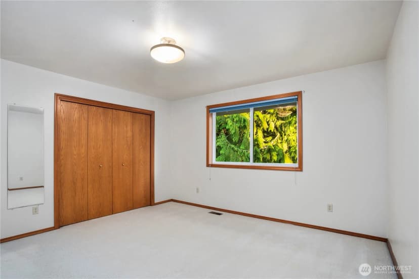 Property photo for 20217 6th Avenue Nw, Arlington photo 27