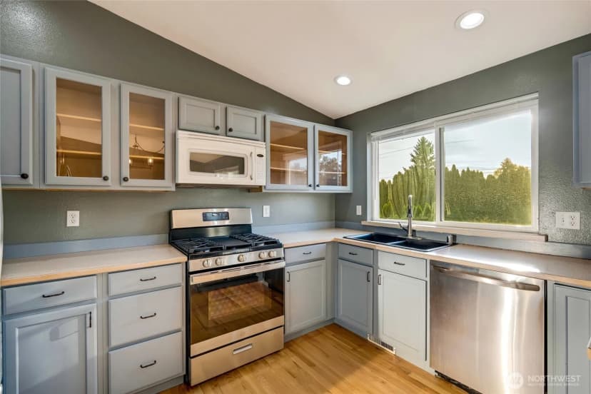 Property photo for 13820 51st Drive Ne, Marysville photo 6