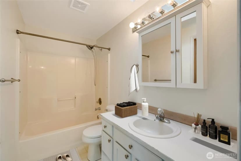 Property photo for 13820 51st Drive Ne, Marysville photo 10