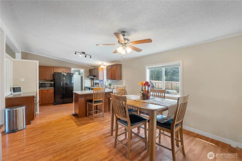 Property photo for 814 282nd Street E, Roy photo 17