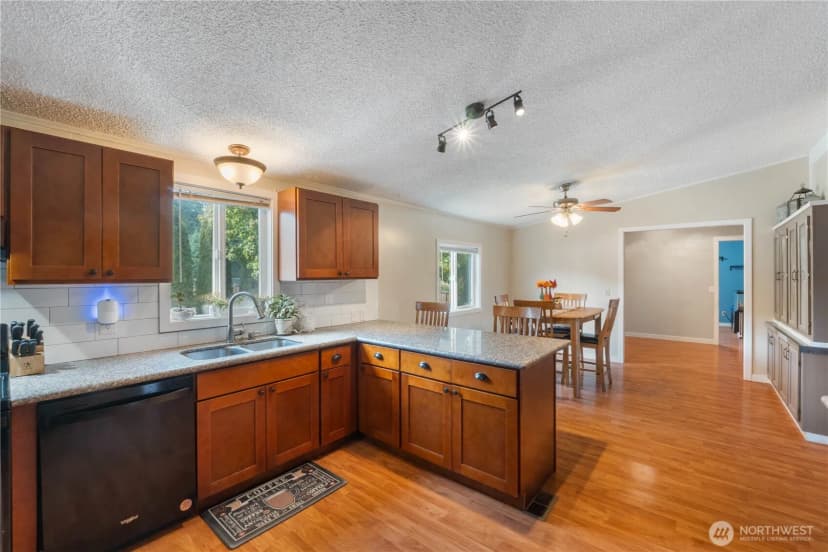 Property photo for 814 282nd Street E, Roy photo 15