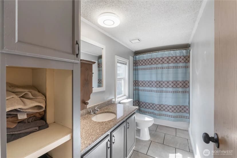 Property photo for 814 282nd Street E, Roy photo 22