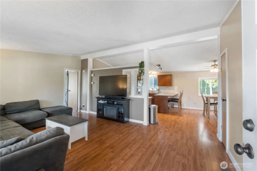Property photo for 814 282nd Street E, Roy photo 10