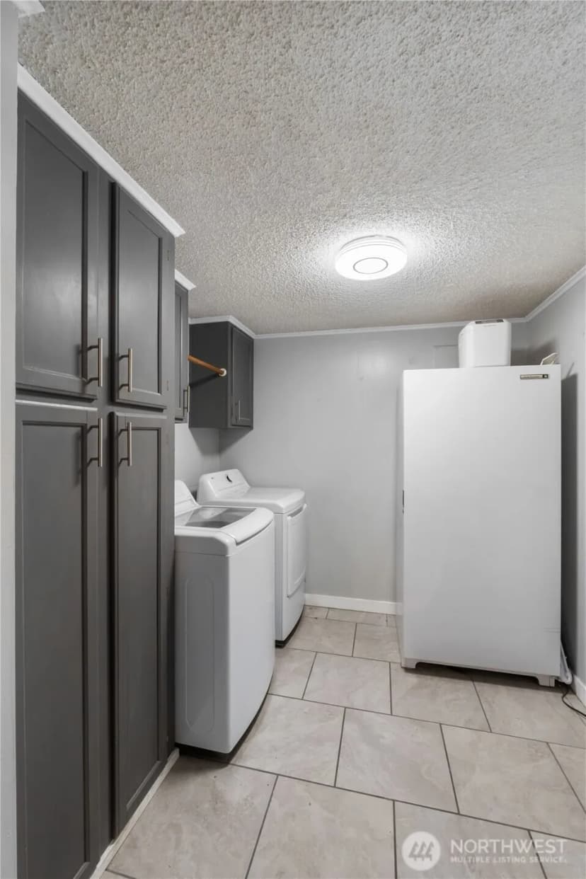 Property photo for 814 282nd Street E, Roy photo 18