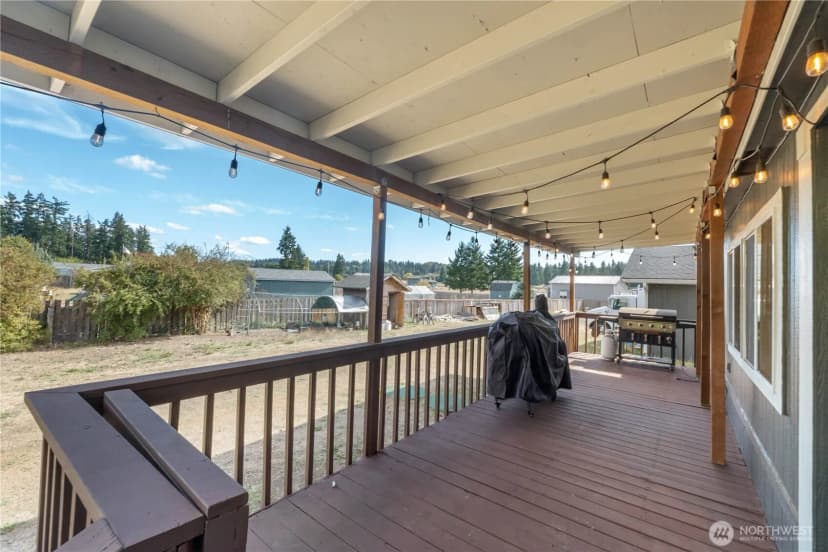 Property photo for 814 282nd Street E, Roy photo 7