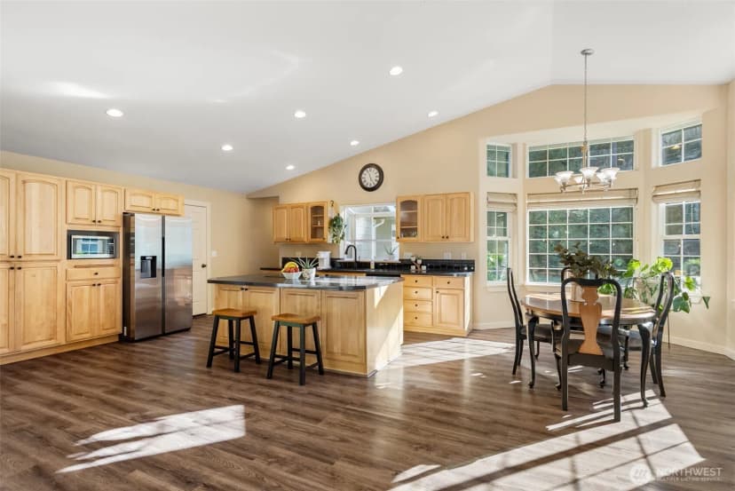 Property photo for 10500 Banner Road Se, Olalla photo 4